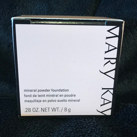 Mary Kay Mineral Powder Foundation Beige 1 - Picture 3 of 5